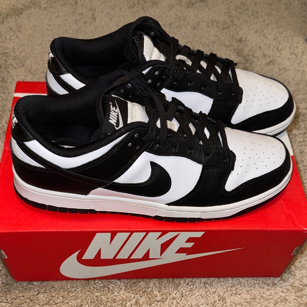🔥Nike Panda Black and White Dunks🔥
